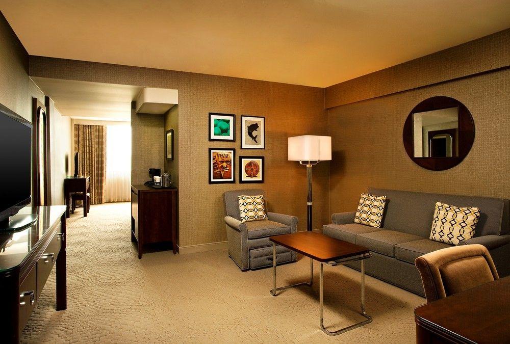 Sheraton Tampa Brandon Hotel Mango Exterior photo