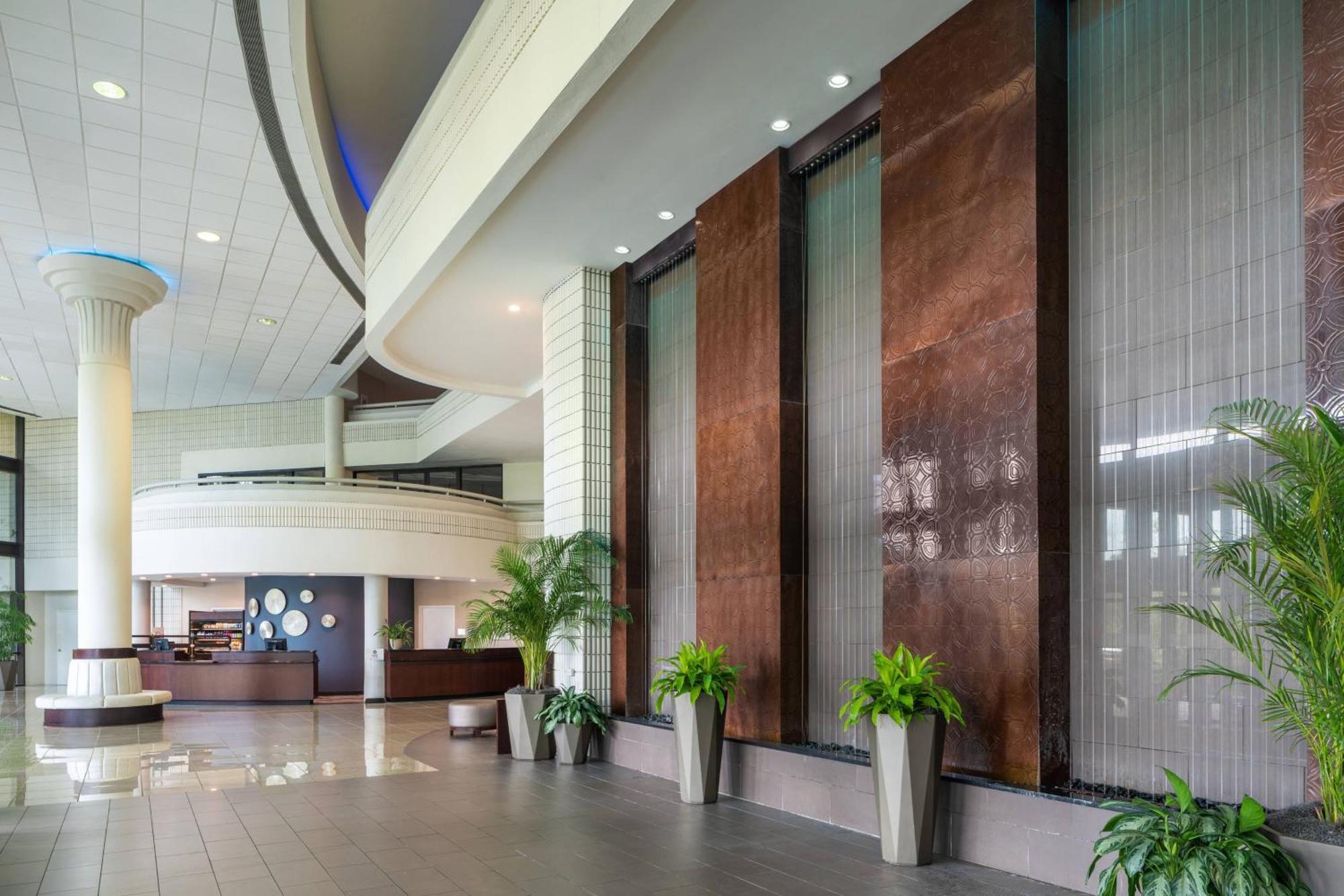 Sheraton Tampa Brandon Hotel Mango Exterior photo