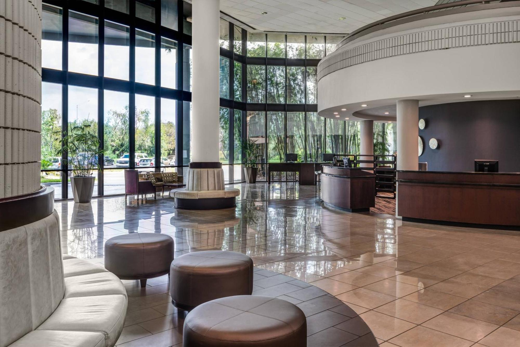Sheraton Tampa Brandon Hotel Mango Exterior photo