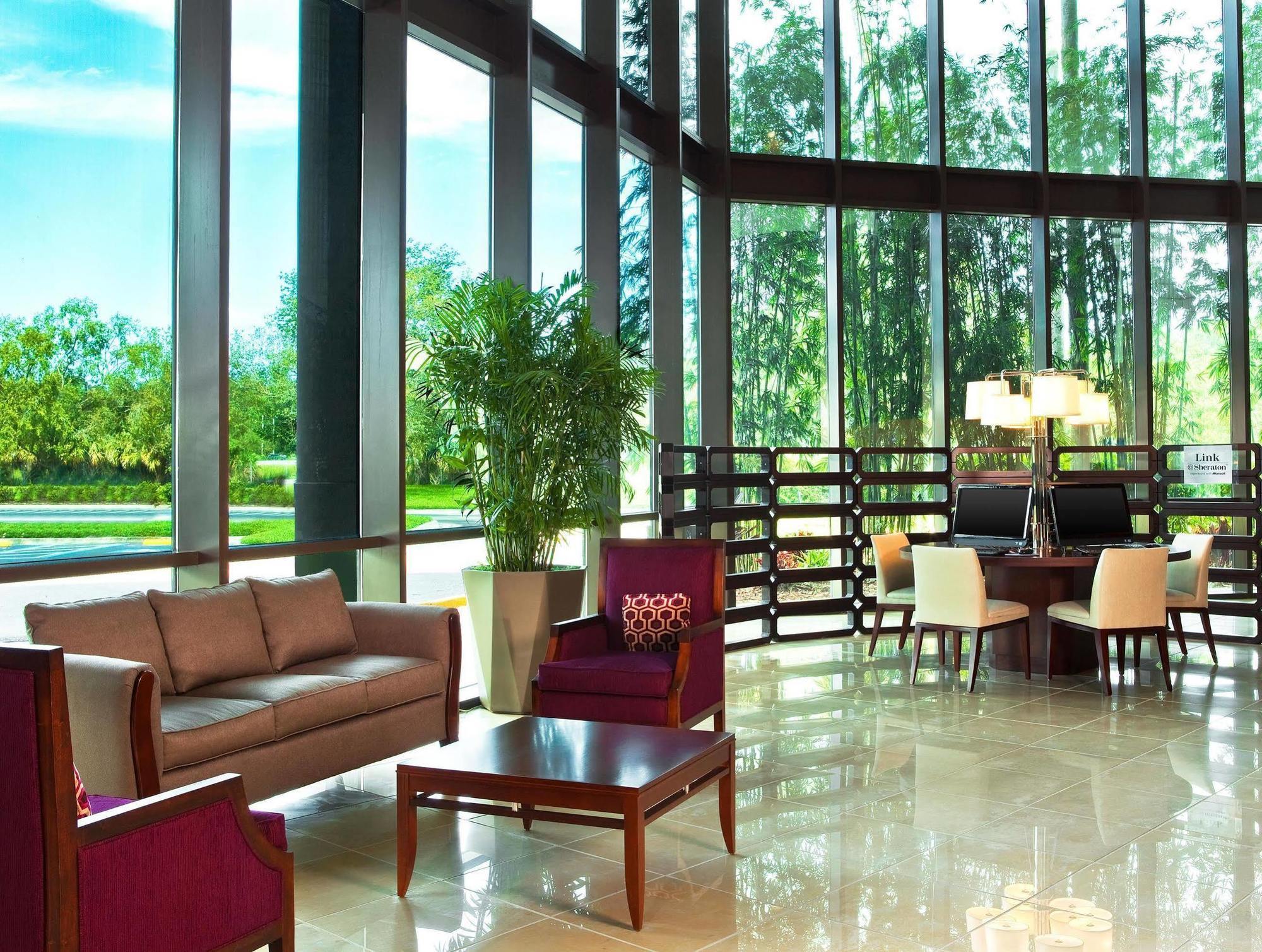 Sheraton Tampa Brandon Hotel Mango Exterior photo