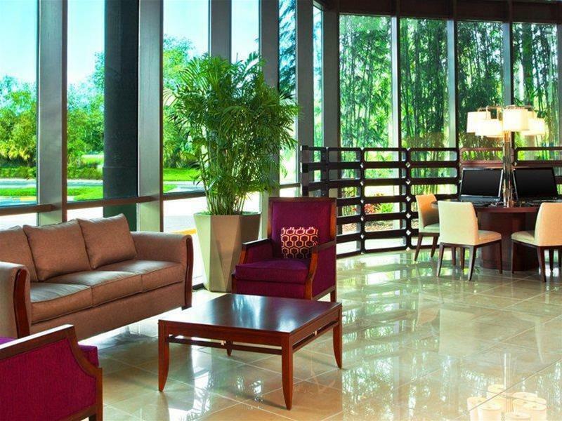 Sheraton Tampa Brandon Hotel Mango Exterior photo